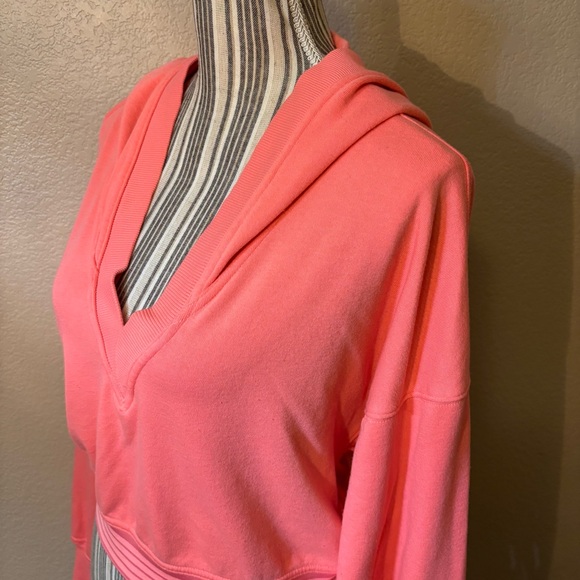Free People Movement Hoodie XS Grand Slam Coral Pink Cropped V-Neck Ribbed Trim - Picture 9 of 15